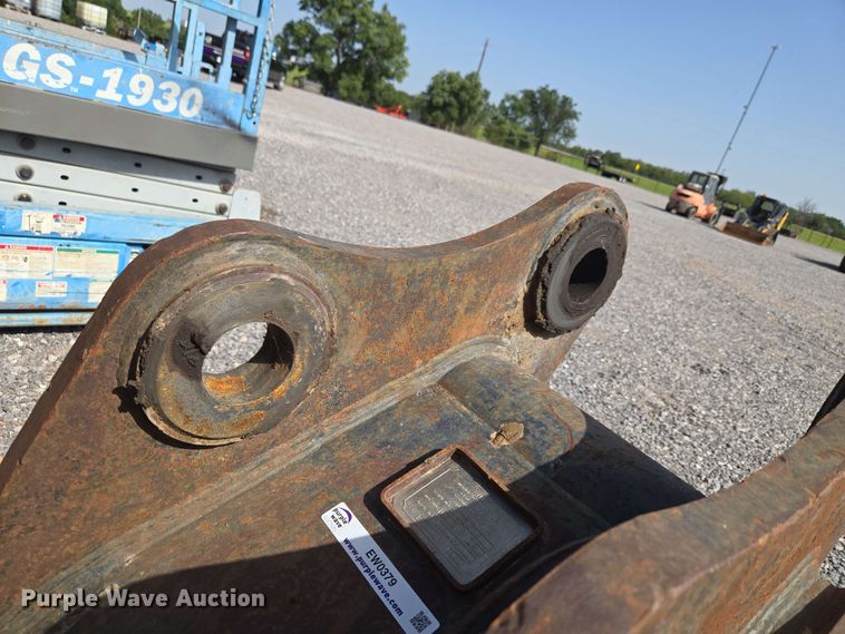 image for item EW0379 Entek JD200 excavator bucket