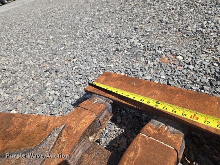 image for item EW0379 Entek JD200 excavator bucket