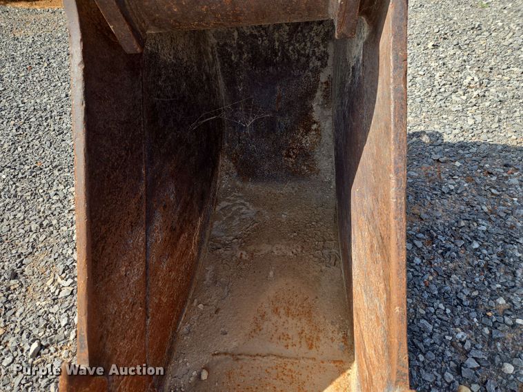 image for item EW0379 Entek JD200 excavator bucket