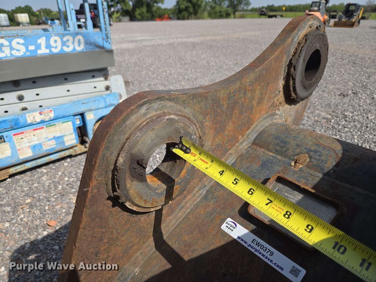 image for item EW0379 Entek JD200 excavator bucket