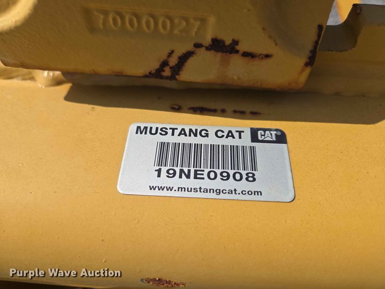 image for item EW0381 Caterpillar backhoe forks