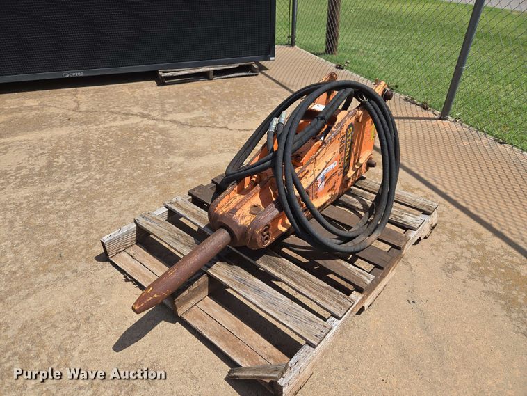 image for item EW0411 Stanley MB-575 breaker
