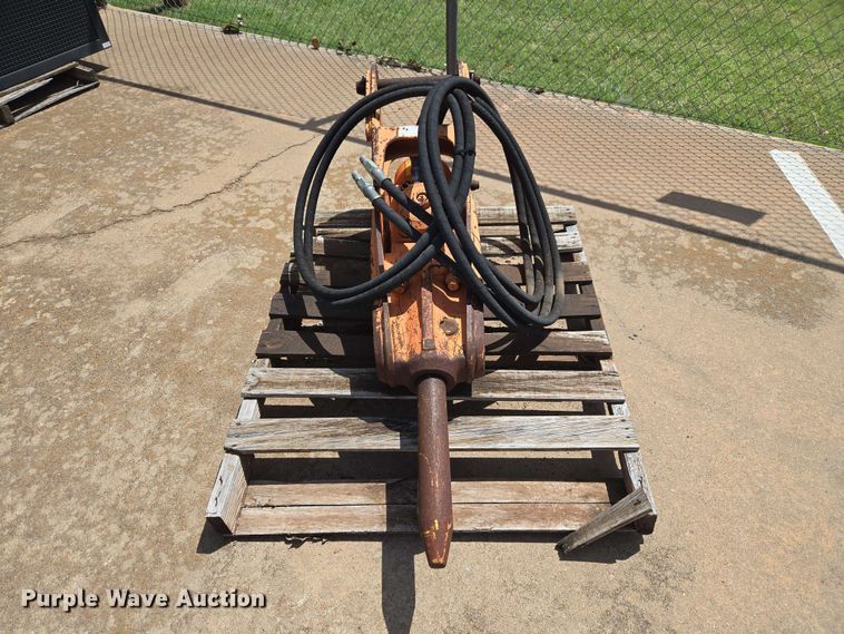 image for item EW0411 Stanley MB-575 breaker