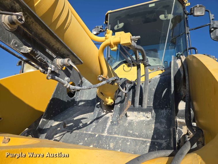 image for item EW0459 2014 Komatsu WA320-7 wheel loader