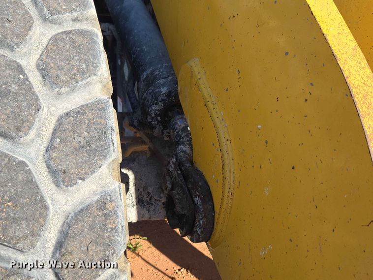 image for item EW0459 2014 Komatsu WA320-7 wheel loader