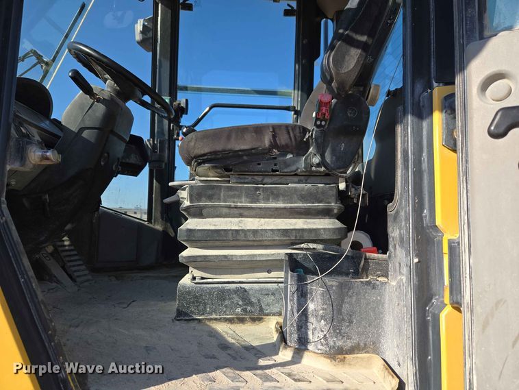 image for item EW0459 2014 Komatsu WA320-7 wheel loader