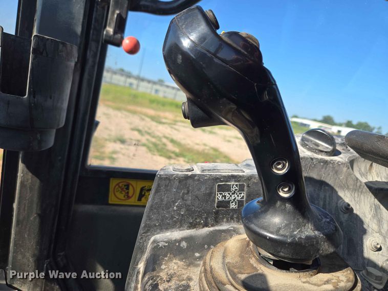 image for item EW0459 2014 Komatsu WA320-7 wheel loader
