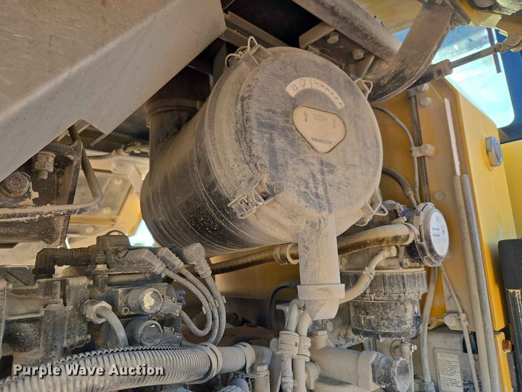 image for item EW0459 2014 Komatsu WA320-7 wheel loader