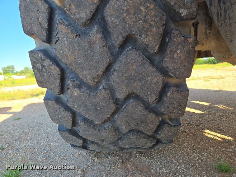 image for item EW0459 2014 Komatsu WA320-7 wheel loader