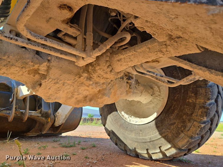 image for item EW0459 2014 Komatsu WA320-7 wheel loader