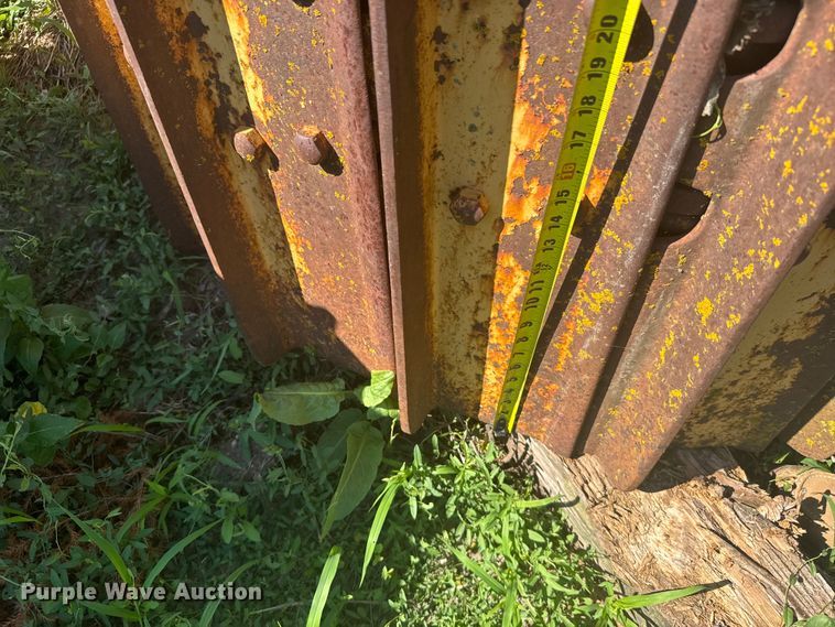 image for item EW4978 Caterpillar tracks