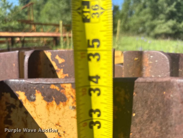 image for item EW4978 Caterpillar tracks