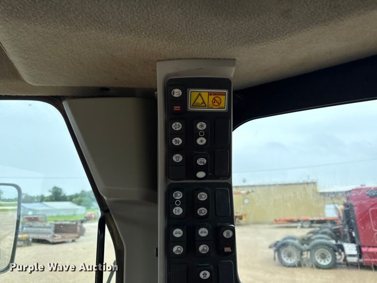 image for item EX1997 2015 Caterpillar 12M3 motor grader