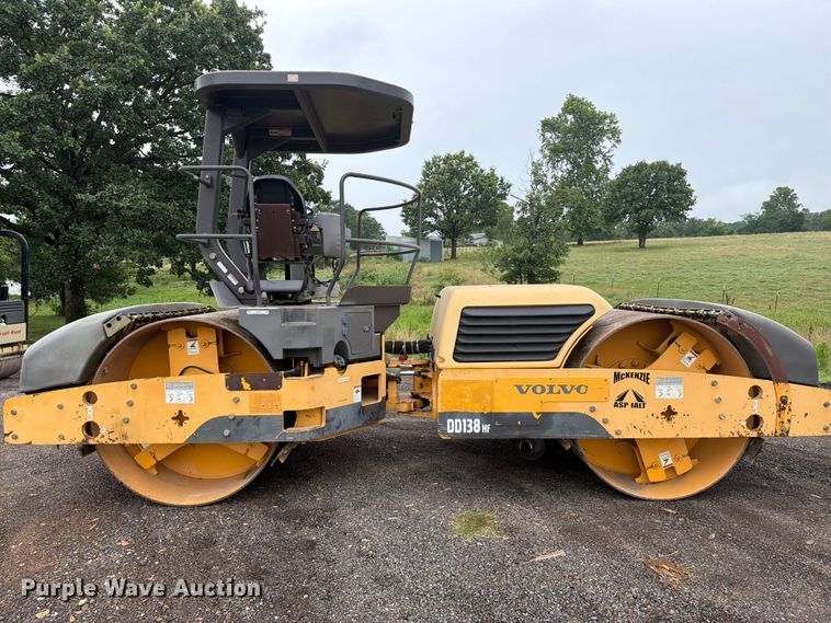 image for item EX2504 2010 Volvo DD138HF double drum vibratory roller