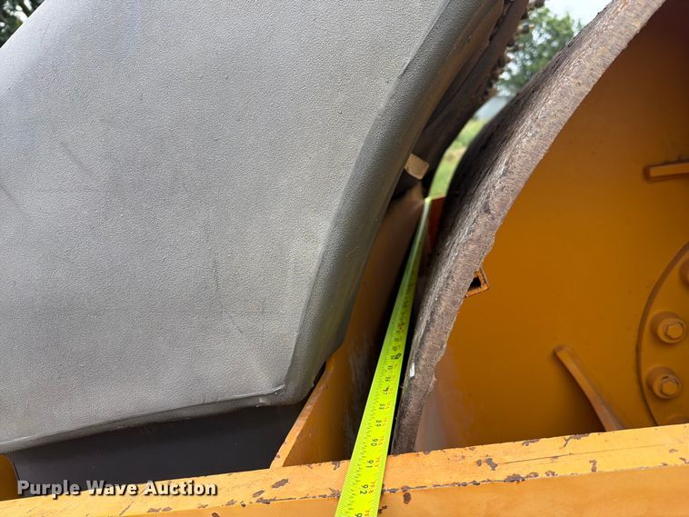 image for item EX2504 2010 Volvo DD138HF double drum vibratory roller