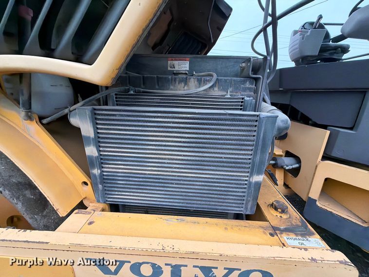 image for item EX2504 2010 Volvo DD138HF double drum vibratory roller
