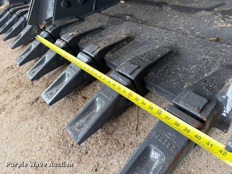 image for item EX3035 Smartcharm CAT320D excavator bucket