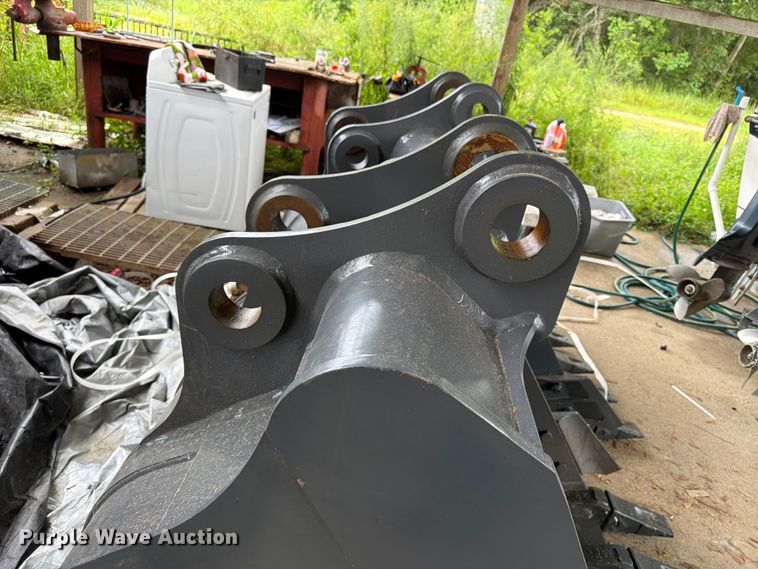 image for item EX3036 SmartCharm CAT320D excavator bucket