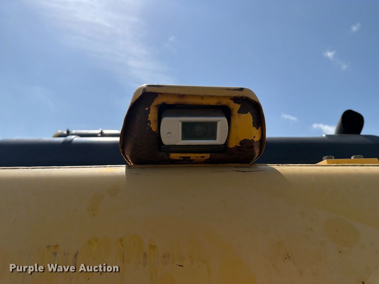 image for item EX3994 2011 Komatsu PC200LC-8 excavator
