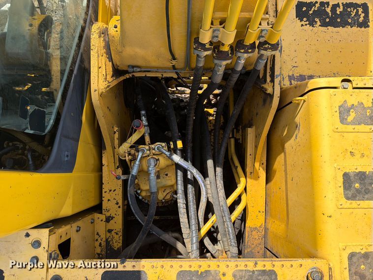 image for item EX3994 2011 Komatsu PC200LC-8 excavator