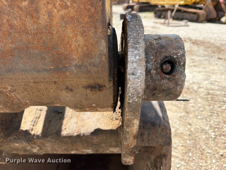 image for item EX3994 2011 Komatsu PC200LC-8 excavator