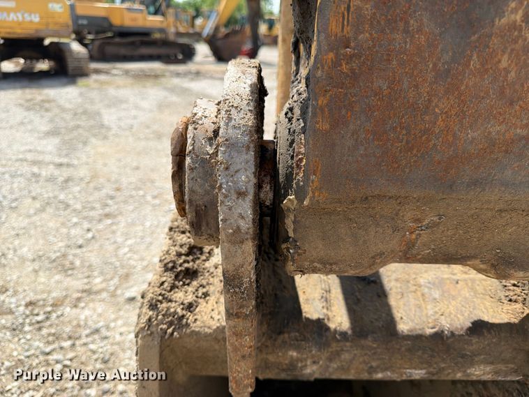 image for item EX3994 2011 Komatsu PC200LC-8 excavator