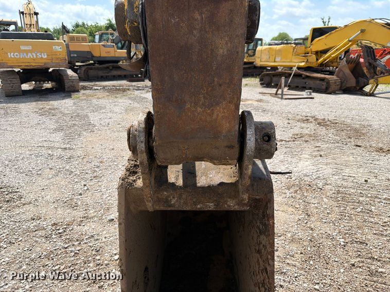 image for item EX3994 2011 Komatsu PC200LC-8 excavator