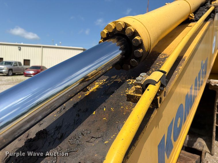 image for item EX3994 2011 Komatsu PC200LC-8 excavator