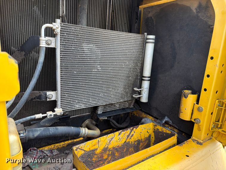 image for item EX3994 2011 Komatsu PC200LC-8 excavator