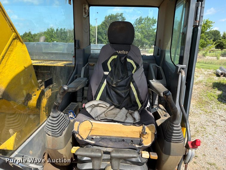 image for item EX3994 2011 Komatsu PC200LC-8 excavator