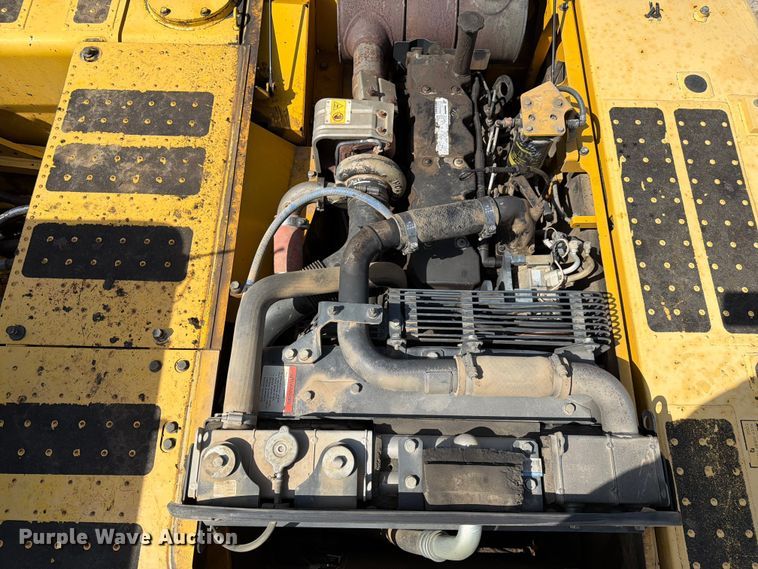 image for item EX3994 2011 Komatsu PC200LC-8 excavator