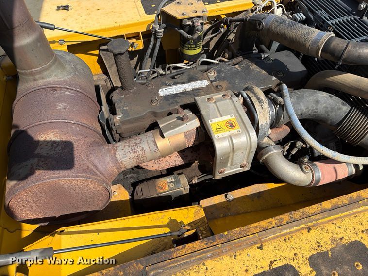 image for item EX3994 2011 Komatsu PC200LC-8 excavator