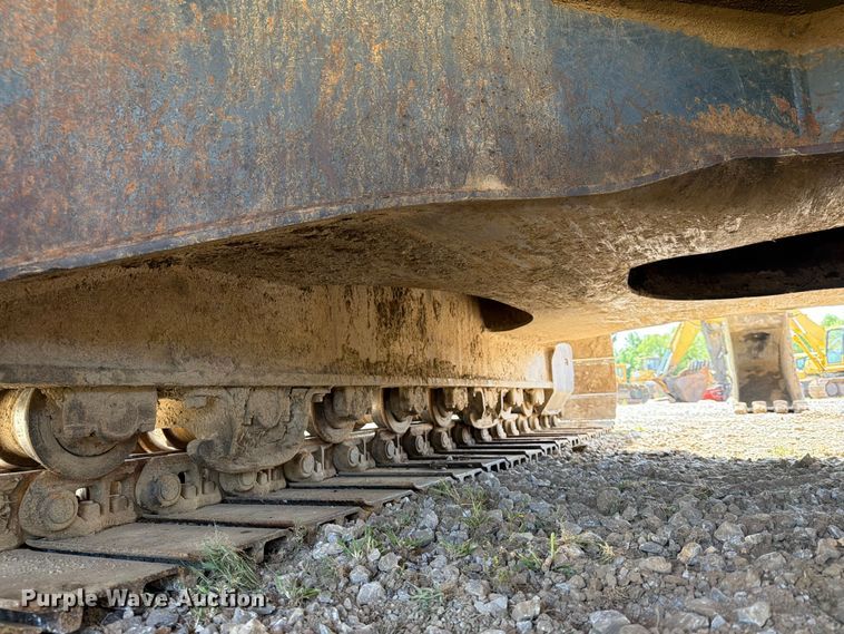 image for item EX3994 2011 Komatsu PC200LC-8 excavator