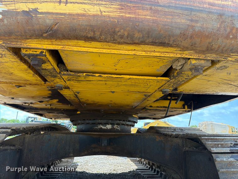 image for item EX3994 2011 Komatsu PC200LC-8 excavator