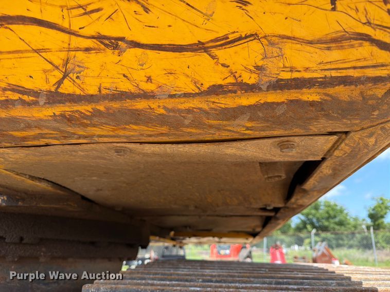 image for item EX3994 2011 Komatsu PC200LC-8 excavator