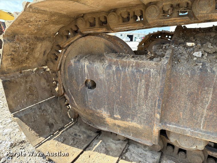 image for item EX3994 2011 Komatsu PC200LC-8 excavator
