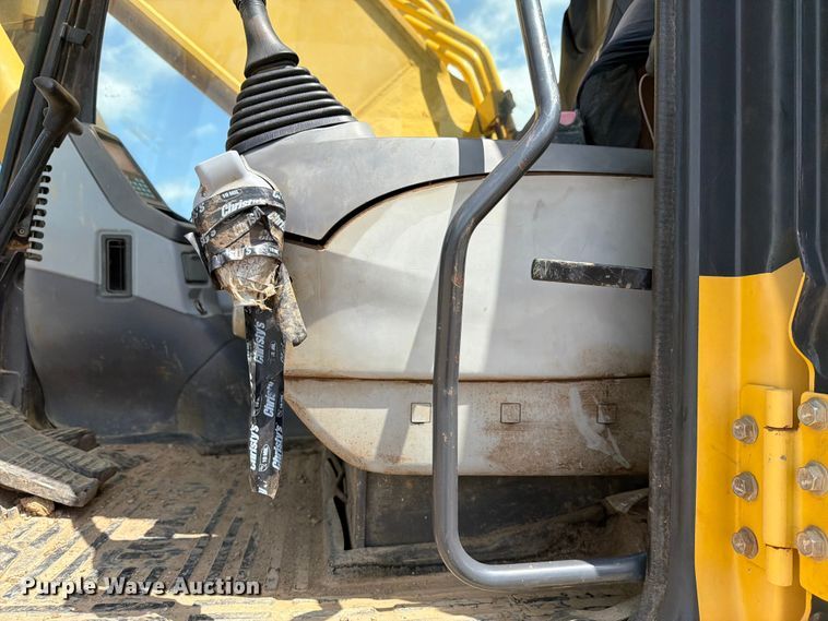 image for item EX3996 2006 Komatsu PC300LC-7L excavator