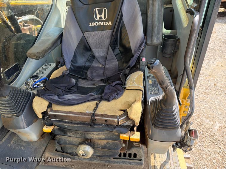 image for item EX3996 2006 Komatsu PC300LC-7L excavator