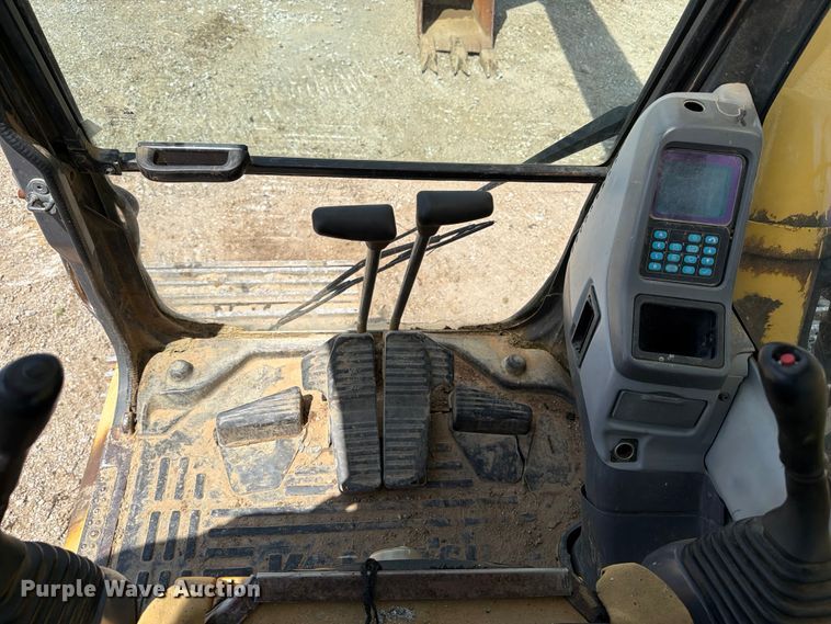 image for item EX3996 2006 Komatsu PC300LC-7L excavator