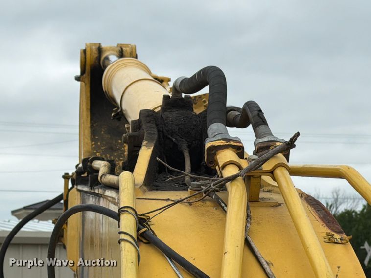 image for item EX3997 2012 Komatsu PC200LC-8 excavator