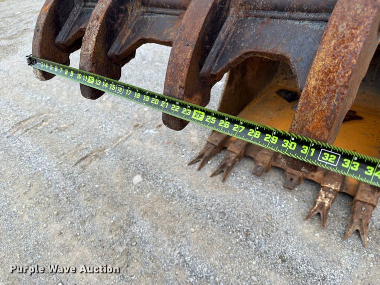 image for item EX3997 2012 Komatsu PC200LC-8 excavator