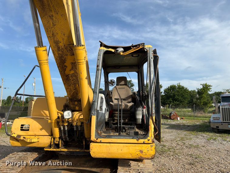 image for item EX3998 2005 Komatsu PC200-7 excavator