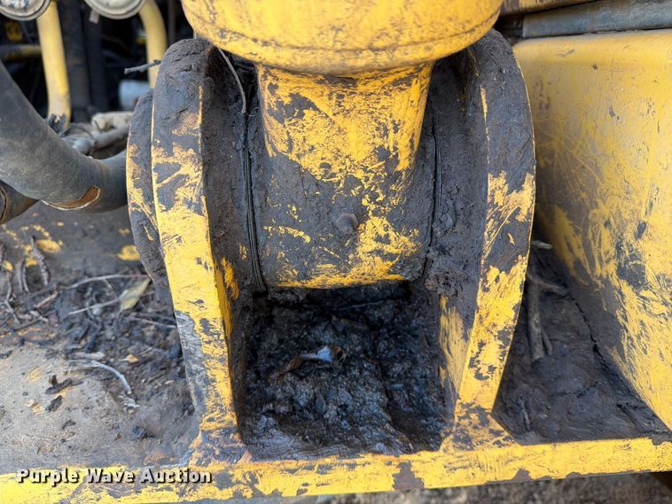 image for item EX3998 2005 Komatsu PC200-7 excavator