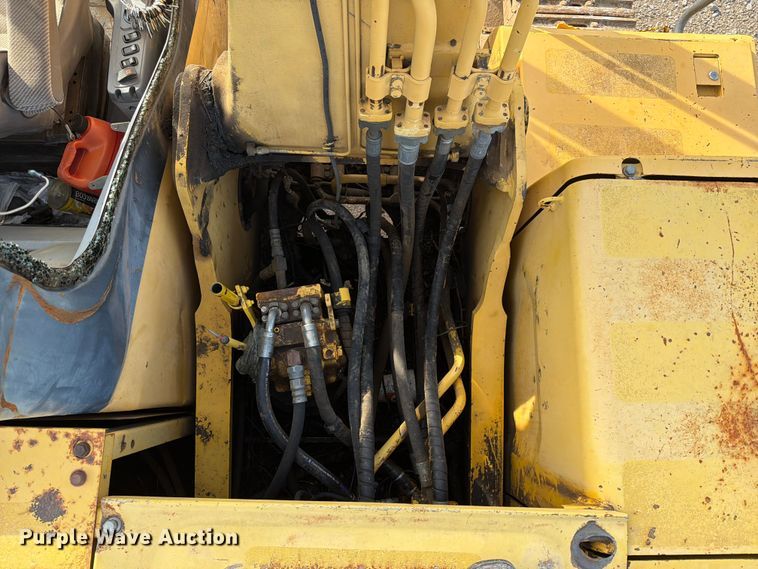 image for item EX3998 2005 Komatsu PC200-7 excavator