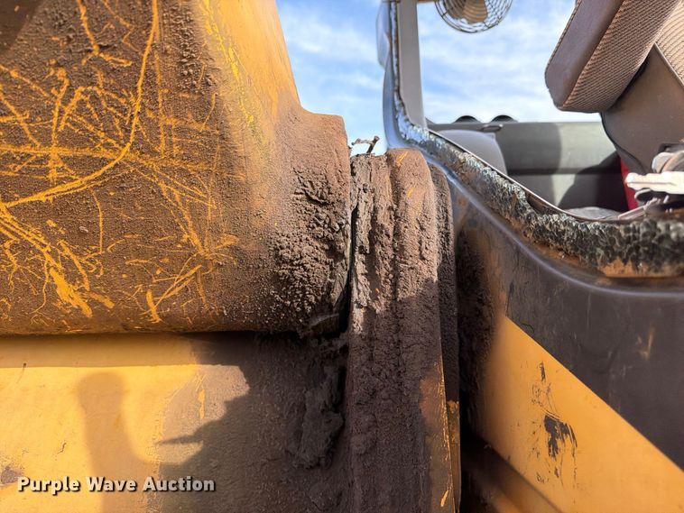 image for item EX3998 2005 Komatsu PC200-7 excavator