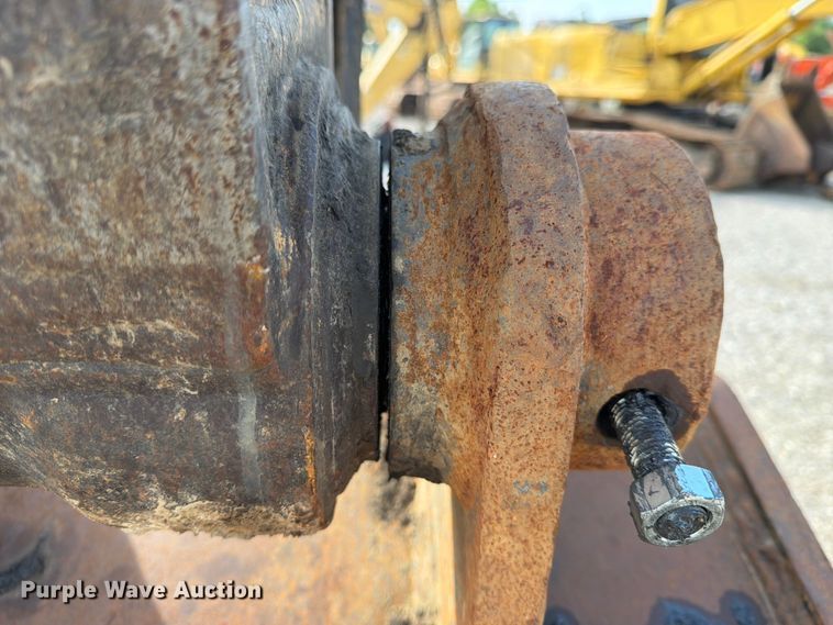 image for item EX3998 2005 Komatsu PC200-7 excavator
