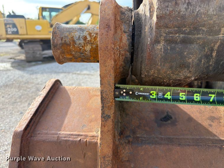 image for item EX3998 2005 Komatsu PC200-7 excavator