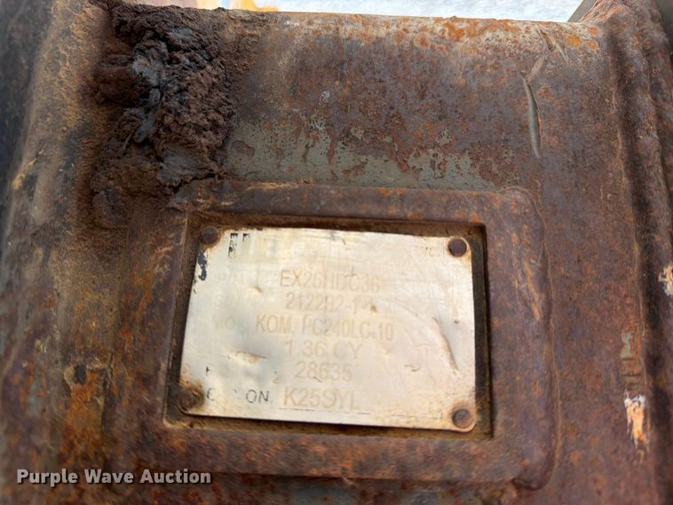 image for item EX3998 2005 Komatsu PC200-7 excavator