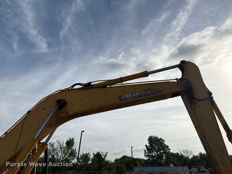 image for item EX3998 2005 Komatsu PC200-7 excavator