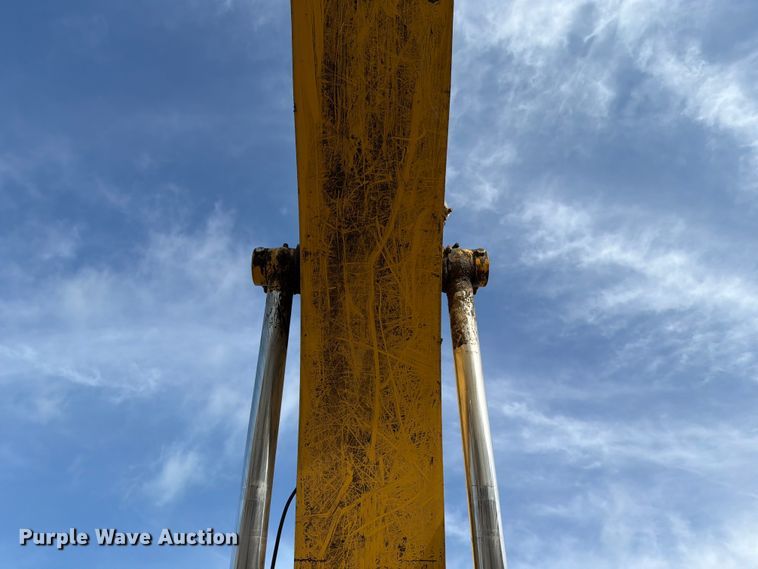 image for item EX3998 2005 Komatsu PC200-7 excavator